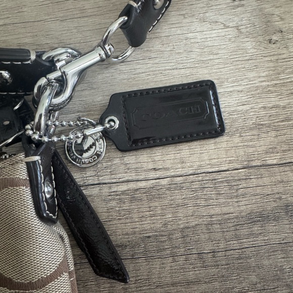 Coach Brown and Tan Signature Shoulder Bag Double Tag - Picture 6 of 7